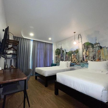 Times Hotel At Bassac Lane Phnom Penh Bagian luar foto