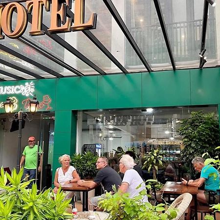Times Hotel At Bassac Lane Phnom Penh Bagian luar foto