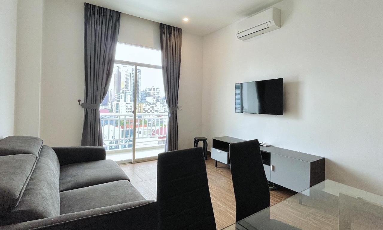 Times Hotel At Bassac Lane Phnom Penh Bagian luar foto