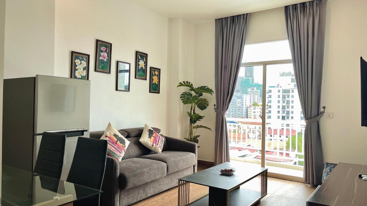 Times Hotel At Bassac Lane Phnom Penh Bagian luar foto