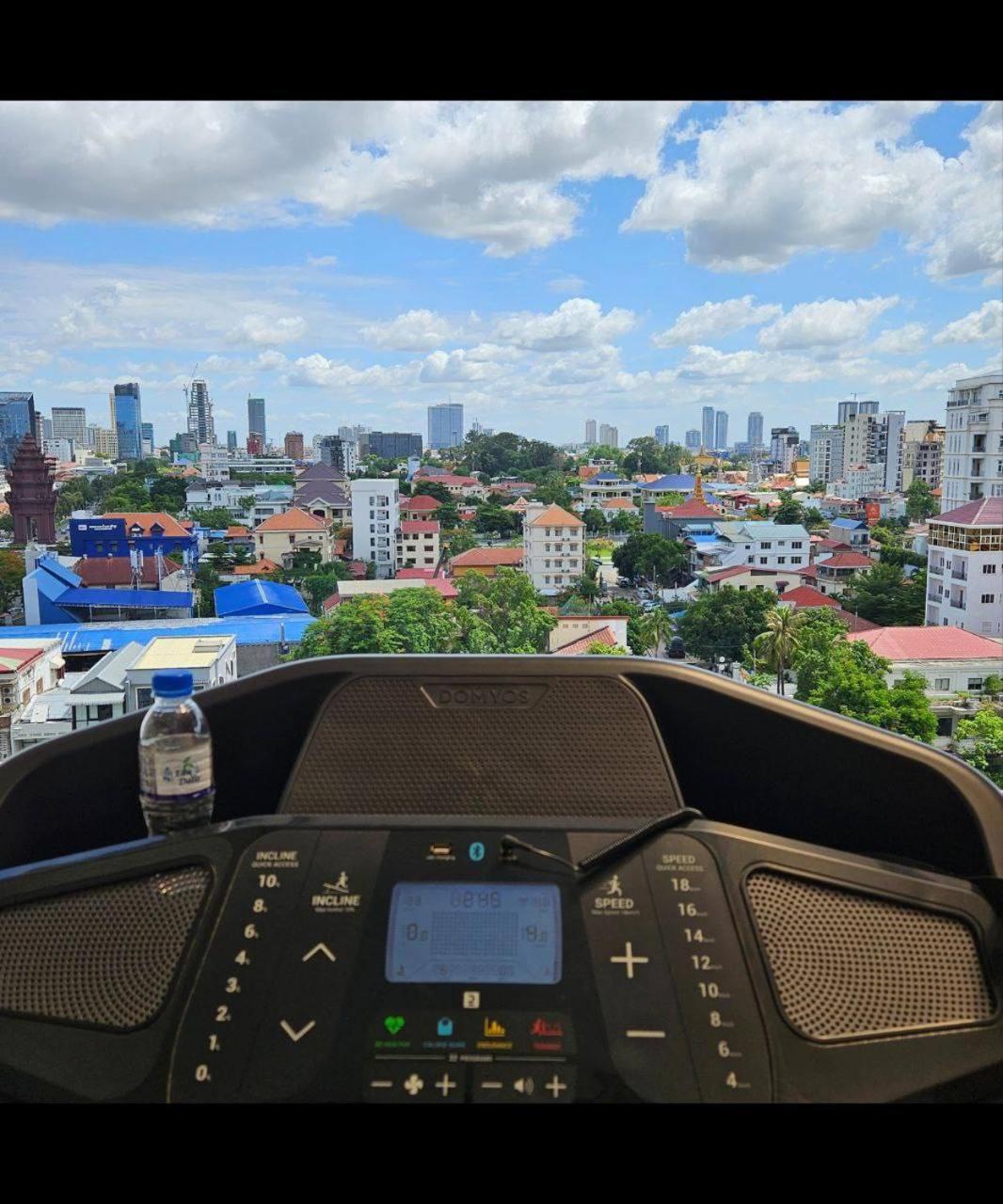 Times Hotel At Bassac Lane Phnom Penh Bagian luar foto