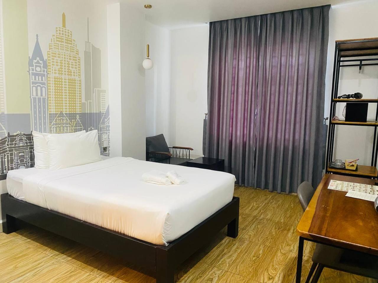 Times Hotel At Bassac Lane Phnom Penh Bagian luar foto