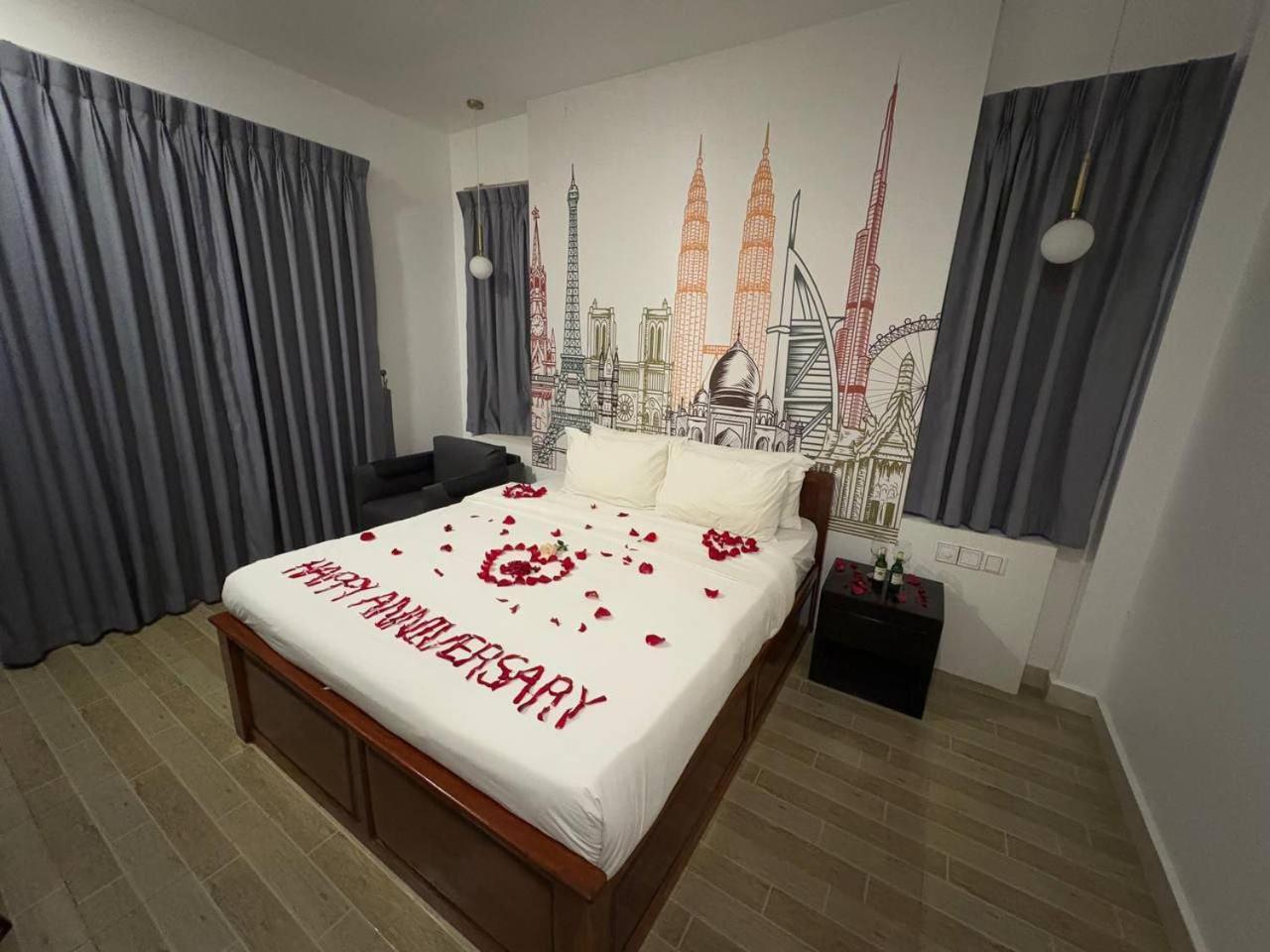 Times Hotel At Bassac Lane Phnom Penh Bagian luar foto